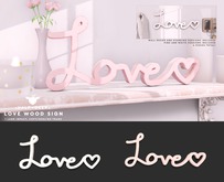 +Half-Deer+ Love Wood Sign [2 colors]