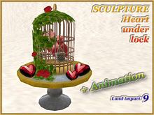 SCULPTURE Heart under lock