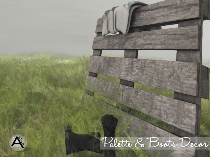 Antica Pallet & Boots Decor
