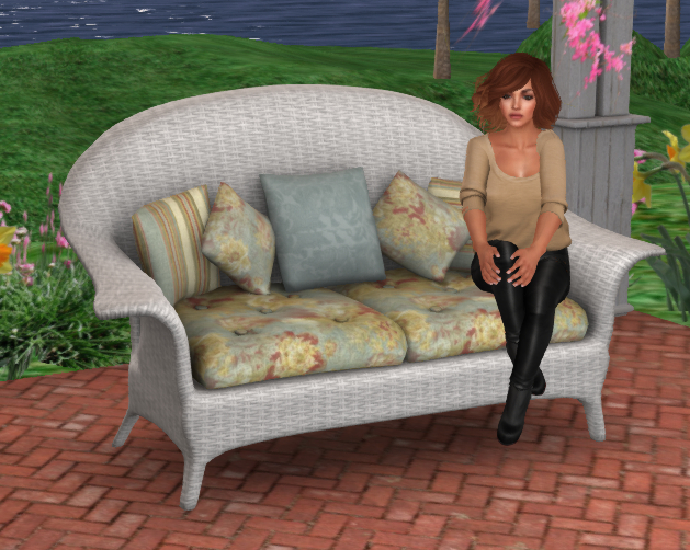 WICKER LOVESEAT - WHITE W COUPLES SITS * COPY