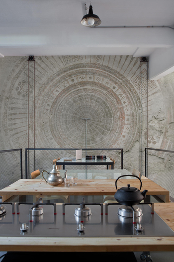 Old Mandala Style Wall (Horizontal seamless)