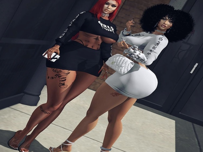 #FF Girlfriends Pose