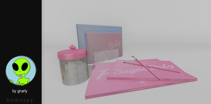 A gnarly mini set of beauty clutter - Pink