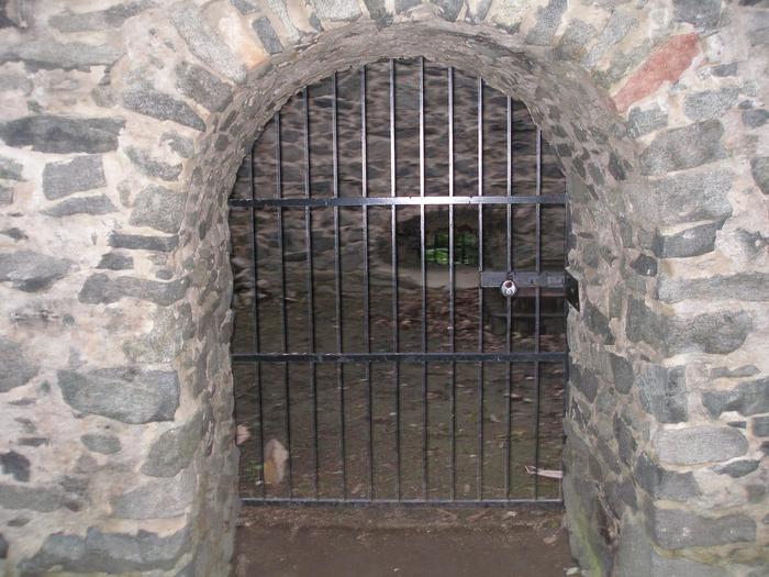 MW  Full Perms Dungeon_gates MW SOUND EFFECT