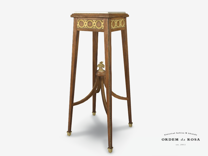 Ordem da Rosa - Louis XVI Side Table