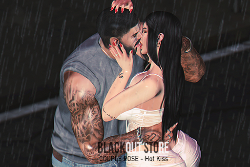 BLACKOUT STORE - COUPLE POSE - Hot Kiss