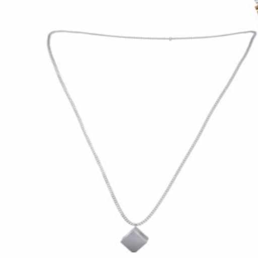 GUUCCI    Necklace Cube
