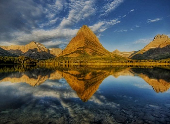 mountains refected
