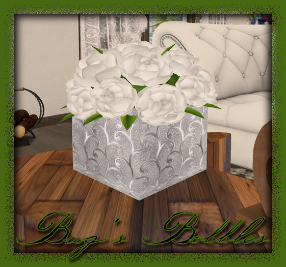 BB-Square Glass Vase with Roses