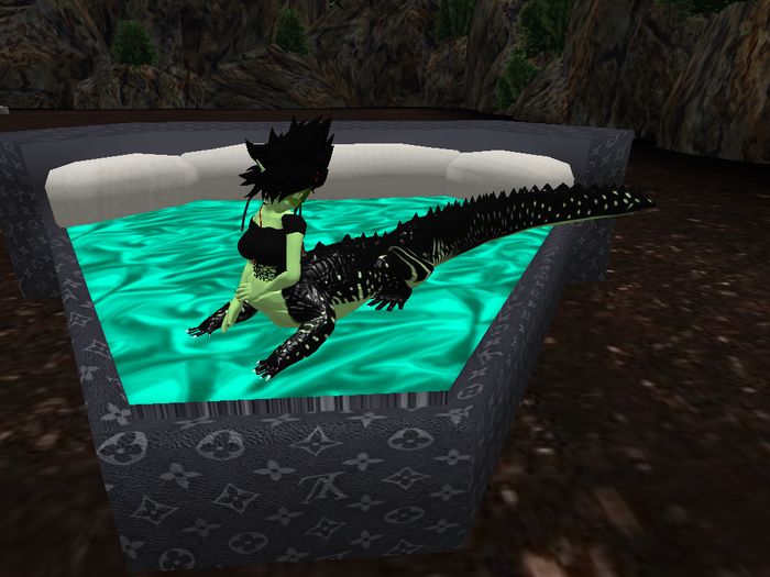 MMnM Croctaur Bed