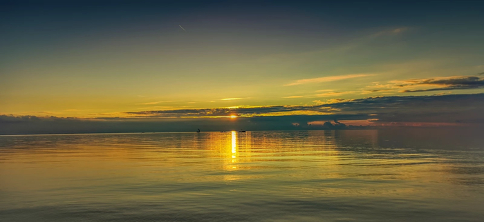 Beach sunrise/sunset ocean privacy wall
