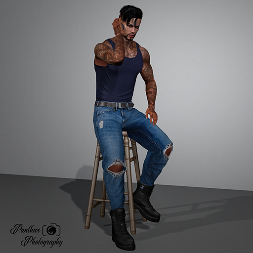 [Panther Pose] Having a Chat