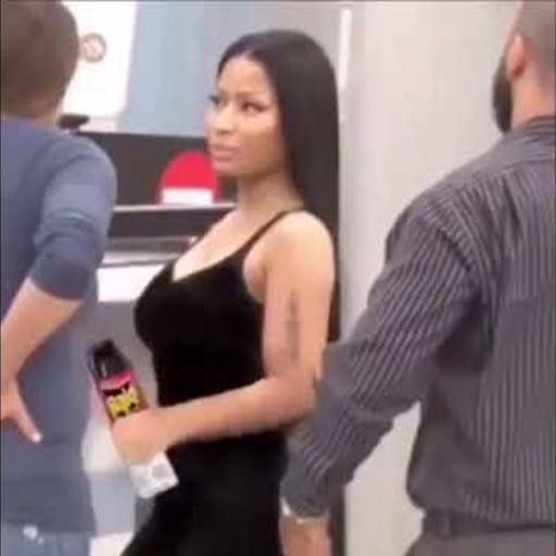 Roaches! | Nicki Minaj Gesture *ATL*