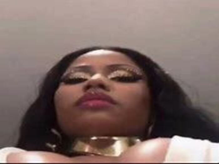 HOLD AWN - nicki