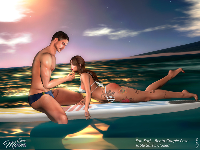 .::One Moon::. Fun Surf - Bento Couple Pose