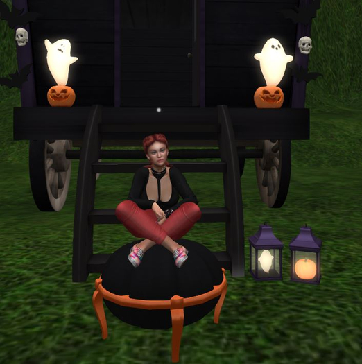 Black Pumpkin  Stool Boxed