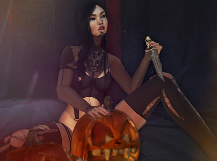 TM(s)H, make scary pumpkin Bento pose