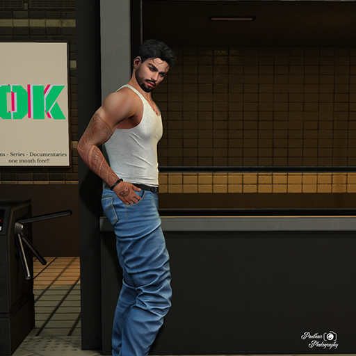 [Panthar Pose] Looking Back