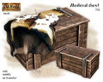 Medieval chest with furr - Old World 
