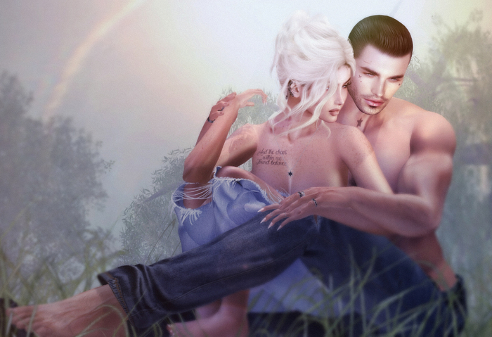 {Caress} Closer Couples Pose