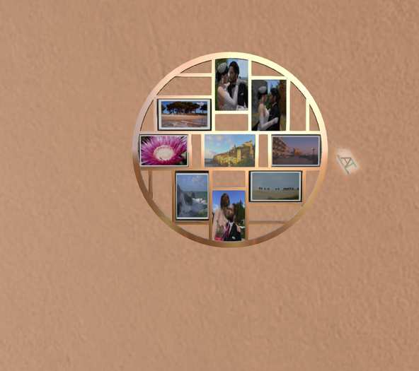 Circular photo holder 