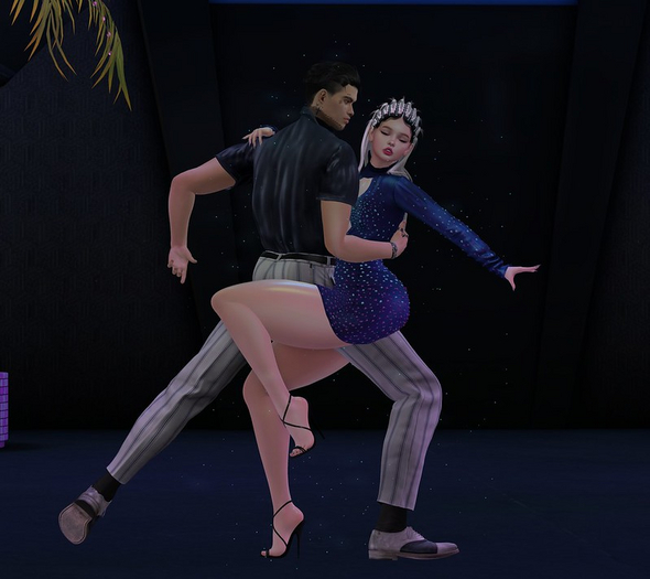 *MB* Bento couple pose salsa