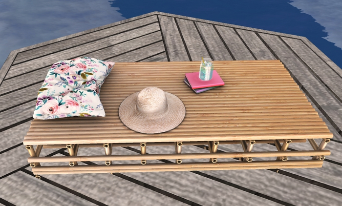 ionic : Bamboo deck chair (with stuff)