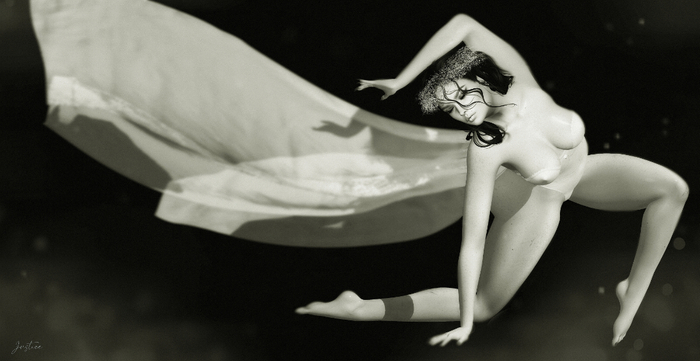 {Caress} Sway Pose