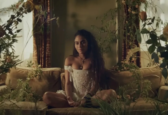 Jessie Reyez - MUTUAL FRIEND Dancer