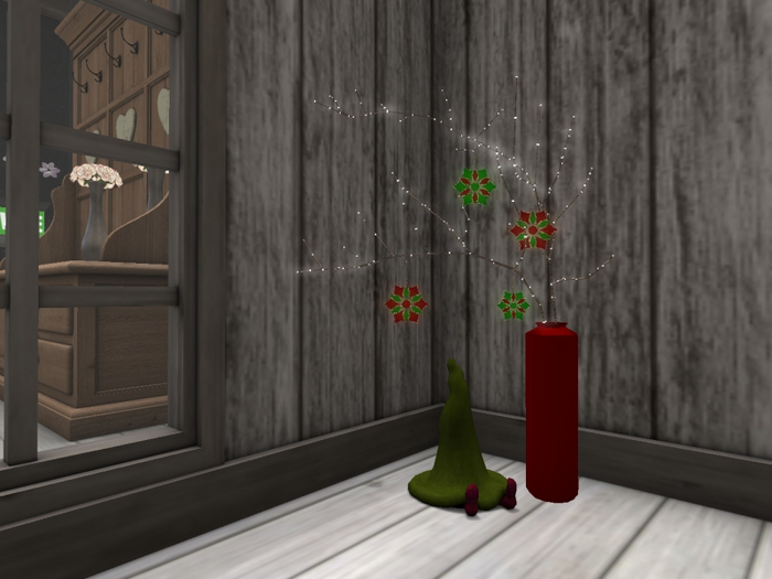 Holiday Decor/Hiding Gnom