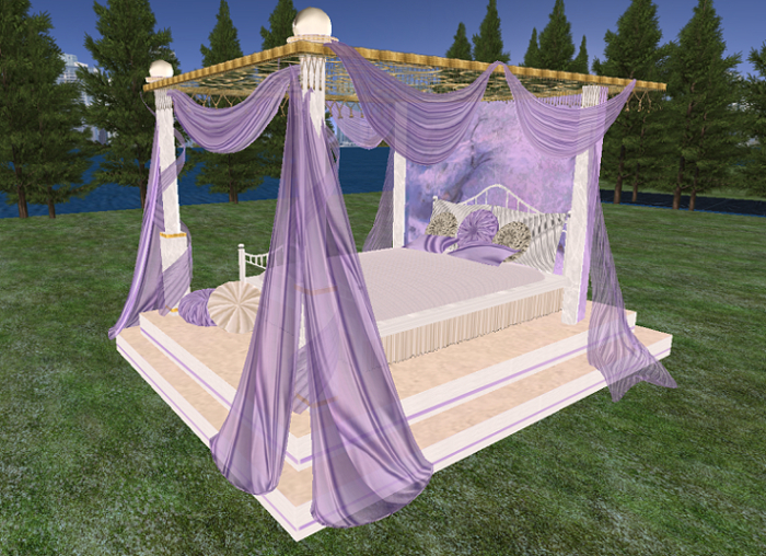 Romantic Bed lilac
