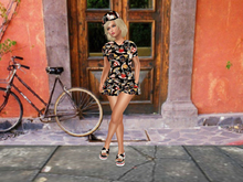 Bistro-Outfit-Female