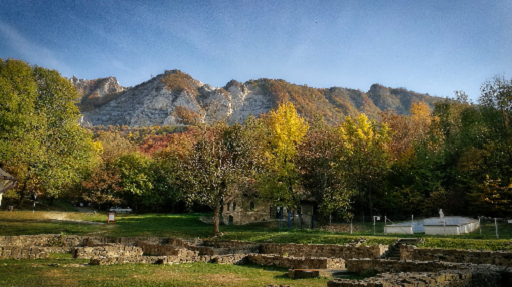Mountainside with land privacy wall