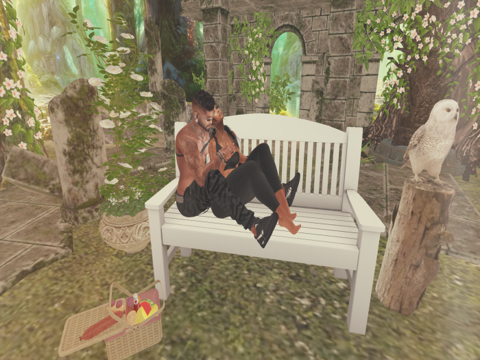 Park Bench White ( Cuddle / Slow Dance )