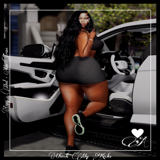 Amour : Check My Kicks - Pose