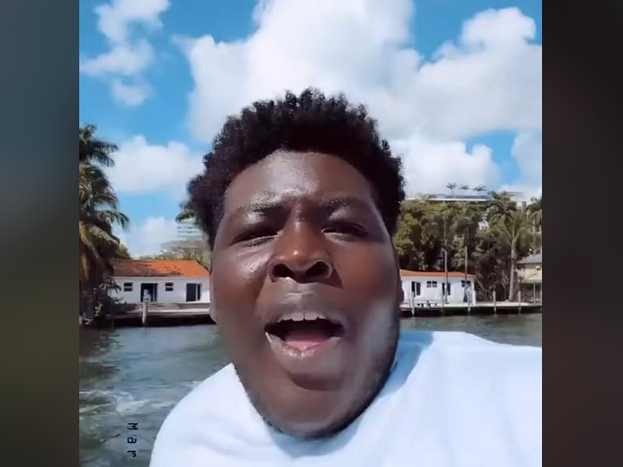 WHERE DA LIQUOR GESTURE