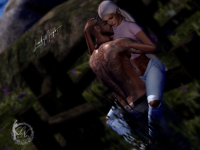 Couple pose Heart_WEAR_ME