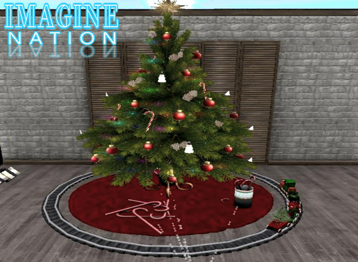 Imagine Traditional Christmas Tree wTrain
