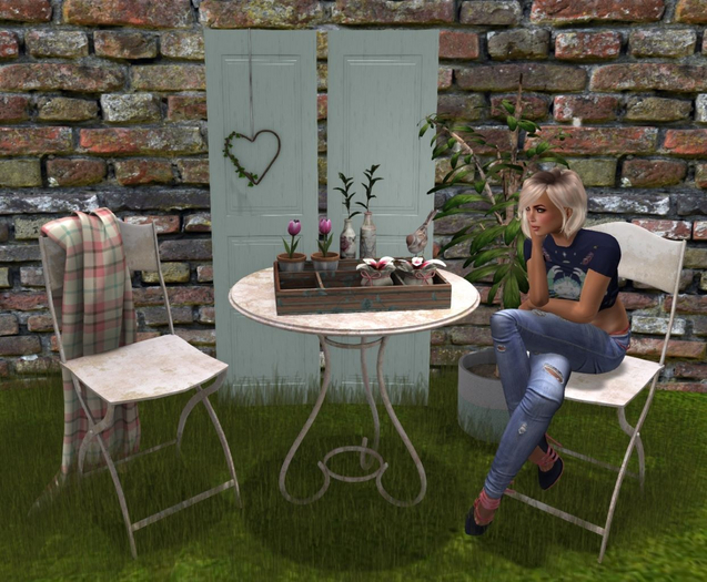 LE ~ Six Piece Shabby Chic Patio Set