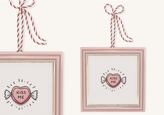 Dahlia - Kiss Me - Frame 