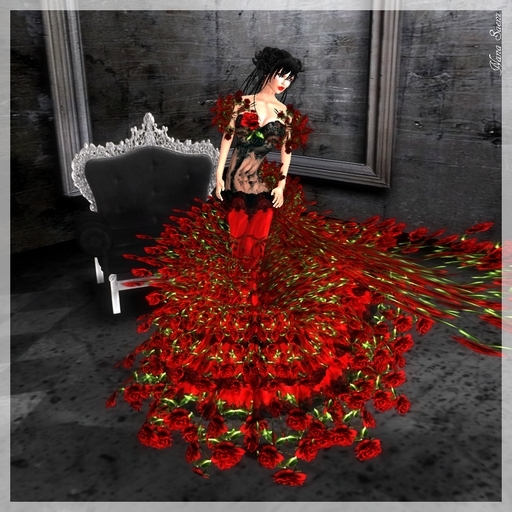 1001 Roses Gown
