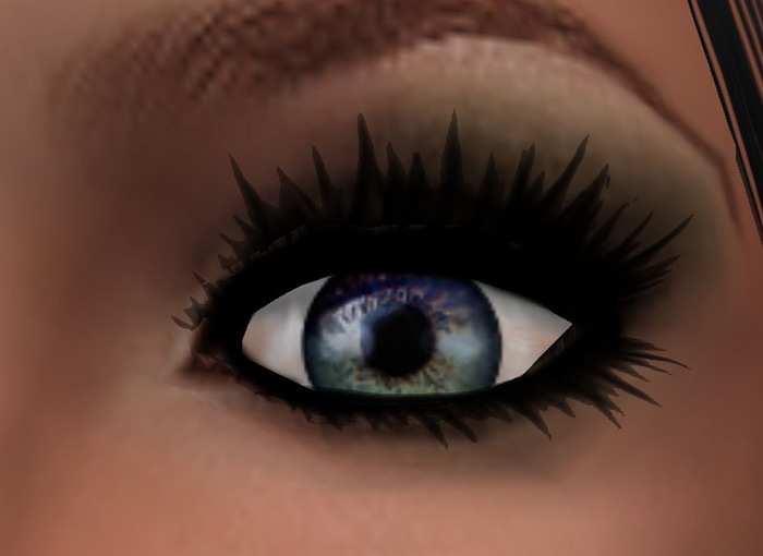 green blue eye