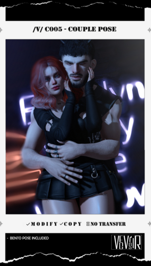 /V/ C005 - Couple Pose