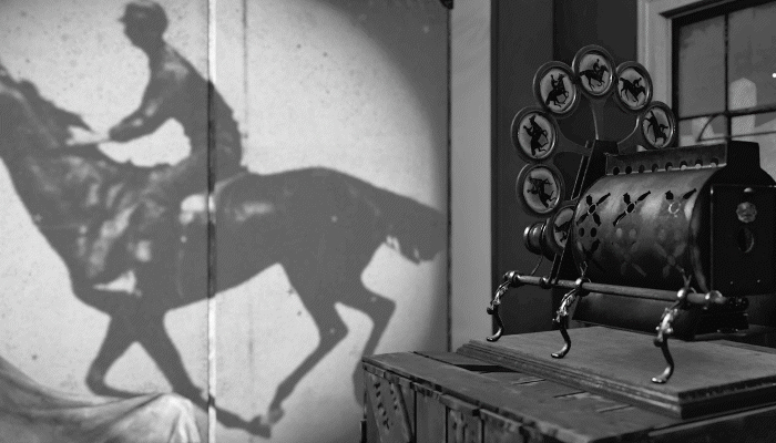 James&Dew .. Sciopticon Projector - Gallop