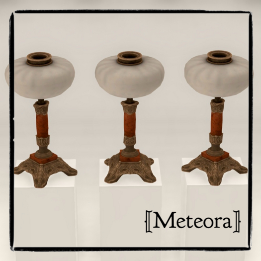 [M] Victorian Lamp Opaline