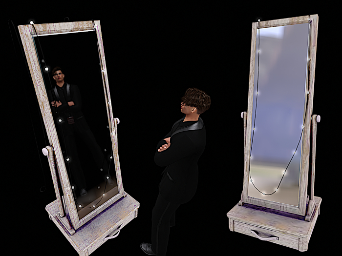 CHLOE - Mirror Male