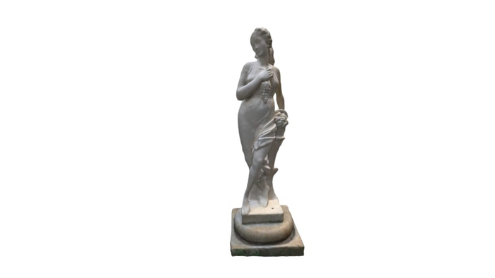 WomanGrapesEstatue