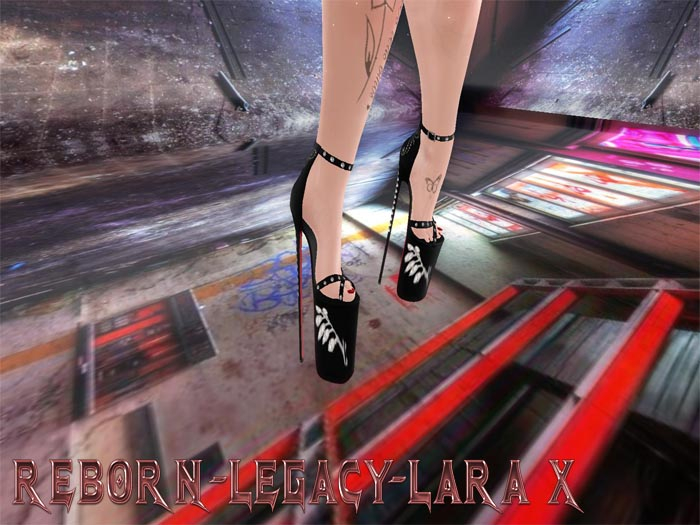 HEELS BLACK DETALHES VERITAS
