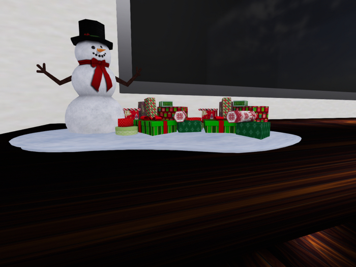 House 12 - Snowman with Gifts