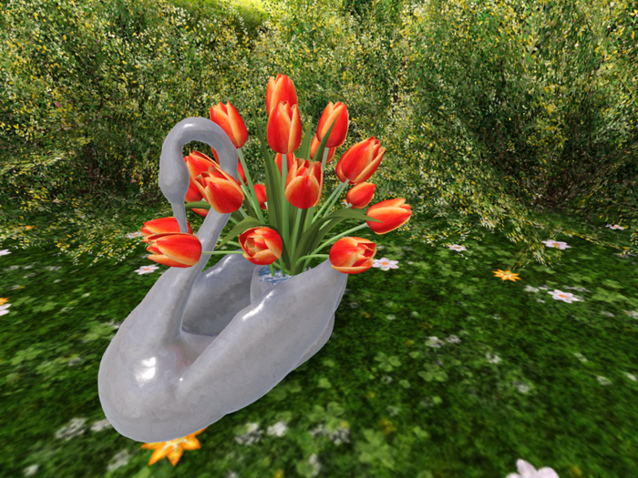 Silver Swan with Tulips Red/Yellow